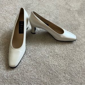 Vintage Amalfi pearl white Italian leather square toe heel pump. Size 6 1/2 AAA.